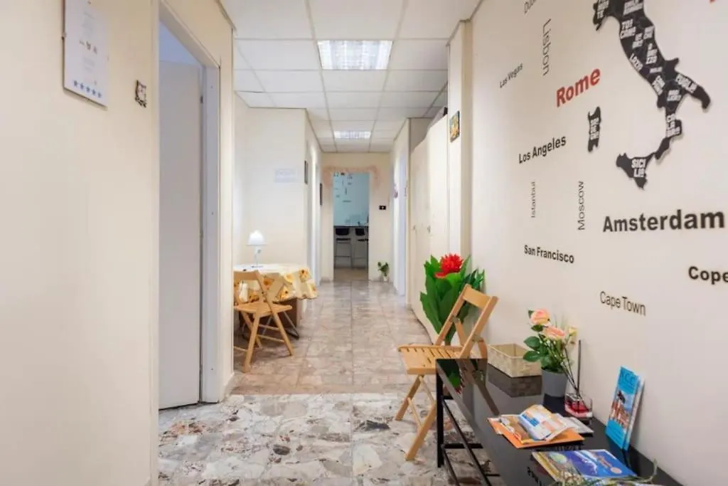 Central Station Private Apartment Neapol 0*,  Itálie